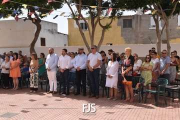 La Viña procesiona a su patrona en la despedida de sus fiestas patronales/Francisco Javier Santana y TA.